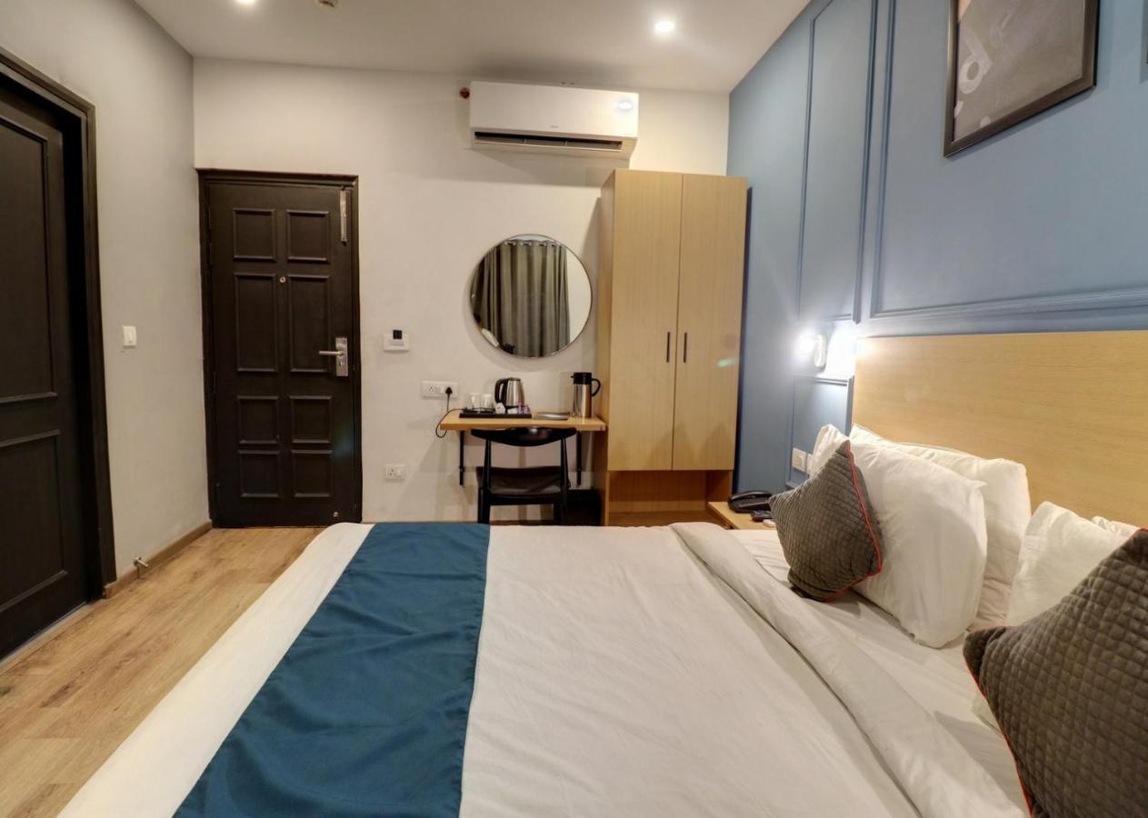 Hotel Mystic Falls Jaipur Bagian luar foto