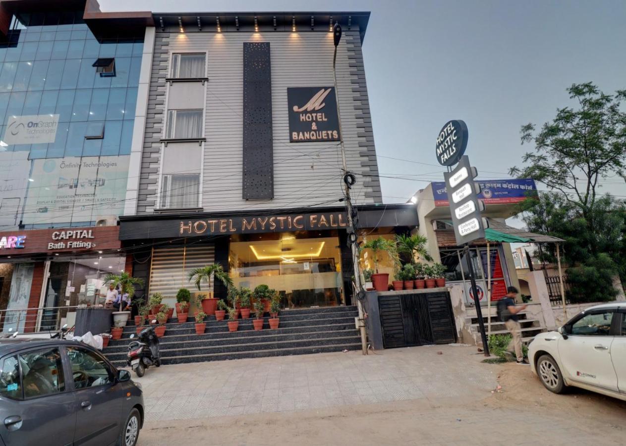 Hotel Mystic Falls Jaipur Bagian luar foto