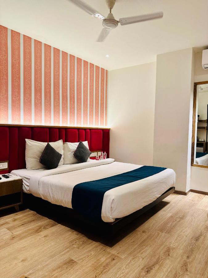 Hotel Mystic Falls Jaipur Bagian luar foto