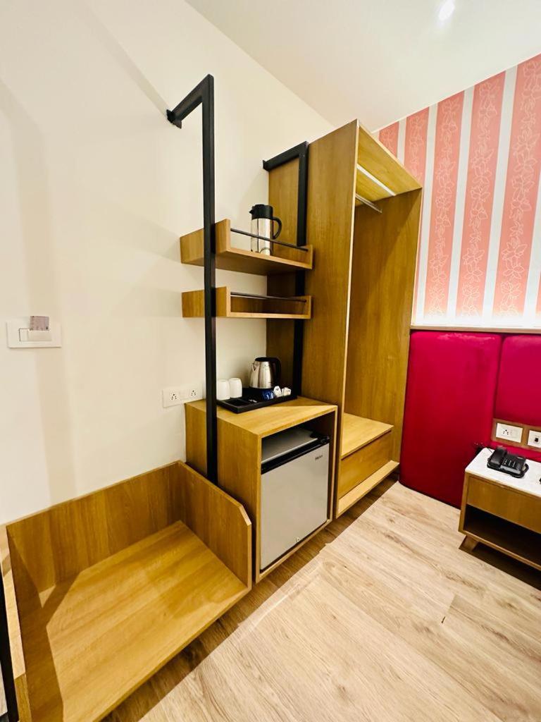 Hotel Mystic Falls Jaipur Bagian luar foto